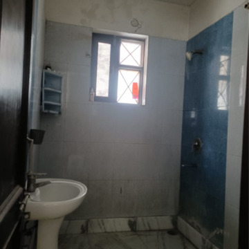Bathroom in 2 BHK Builder Floor at Sector 21d – for Rent