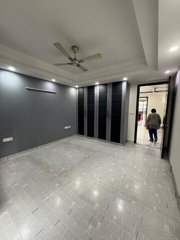 Room in 4 BHK Builder Floor at Kalkaji – for Rent