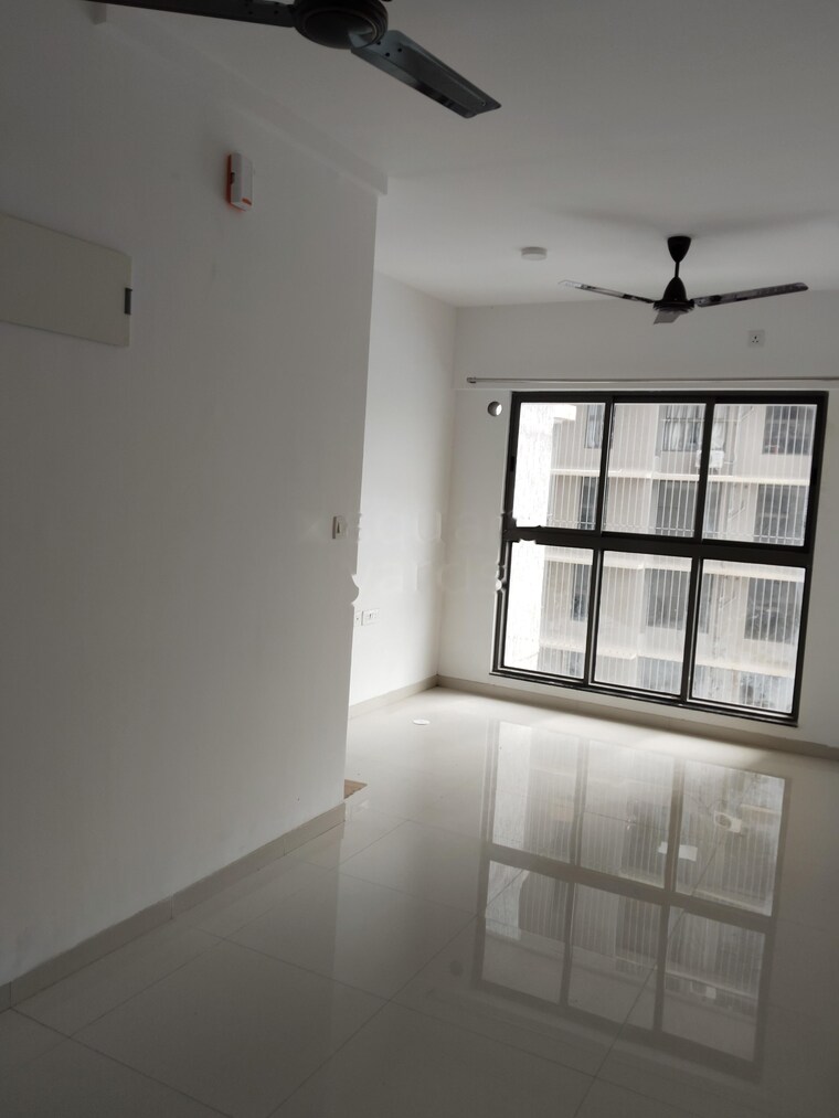 Room, uk-iridium 1 Bedroom 401 Sq.Ft. Apartment In Kandivali East Mumbai 9166686
