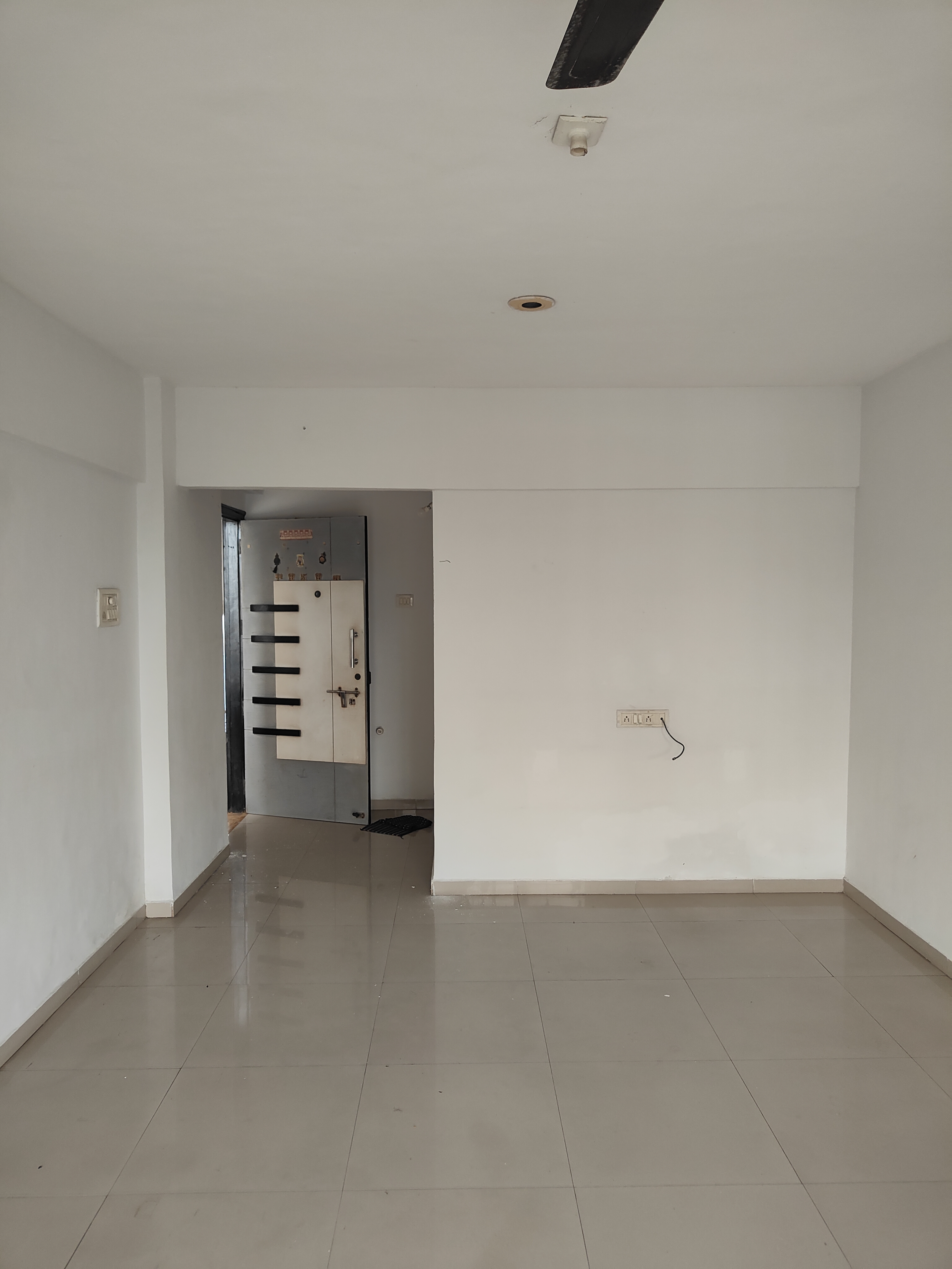 2 BHK Apartment For Rent in Adajan
