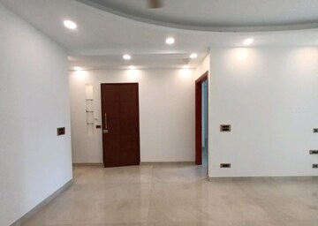 Room in 3 BHK Builder Floor at Saket – for Rent