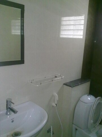 Bathroom in 2 BHK Builder Floor at Pearl Of Paradise, Bommanahalli – for Rent