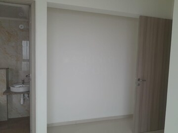 Room in 2 BHK Apartment at Wadhwa TW Gardens, Kandivali East – for Rent