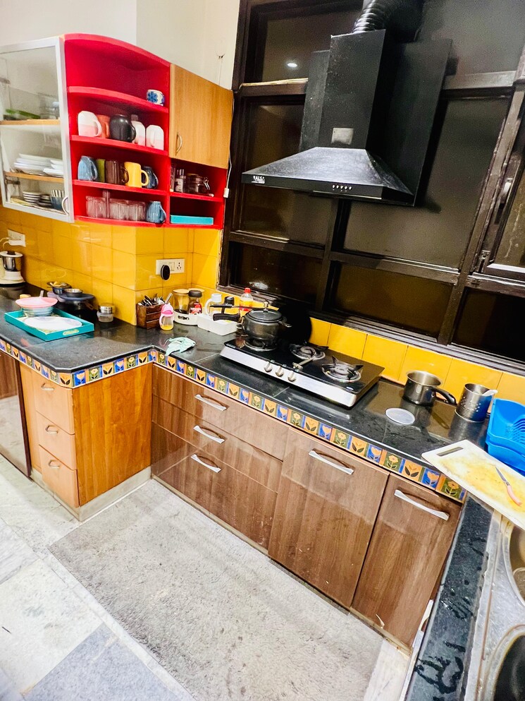 Kitchen, greater kailash ii 3 Bedroom 250 Sq.Yd. Builder Floor In Greater Kailash ii Delhi 9166854