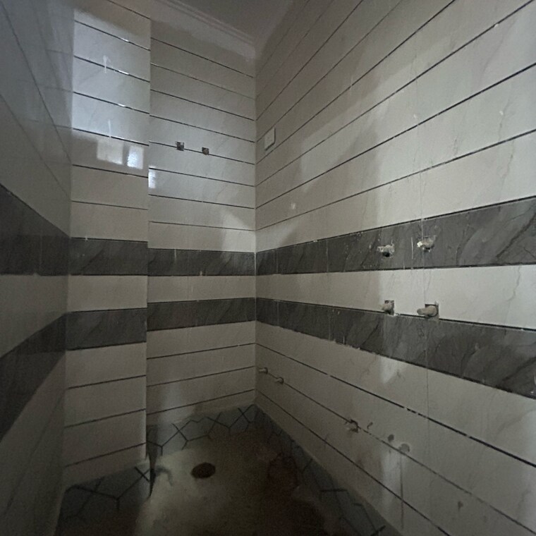 Bathroom, govindpuri 2 Bedroom 550 Sq.Ft. Builder Floor In Govindpuri Delhi 9166803