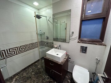 Team Area in 3 BHK Builder Floor at Kalkaji – for Rent
