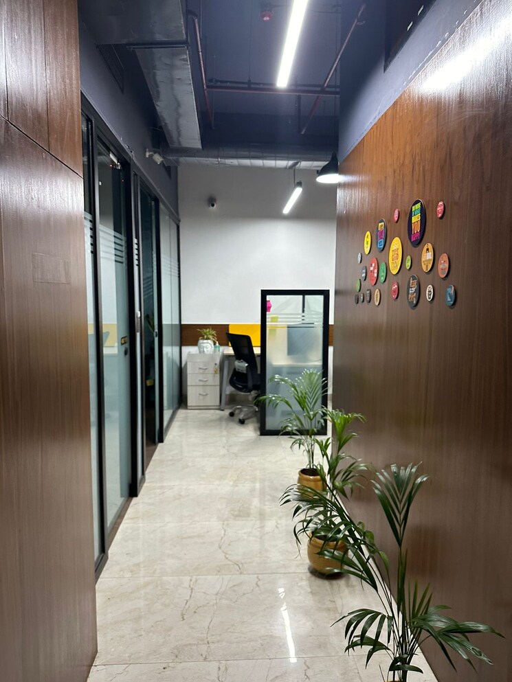  Parking, sector 2 Commercial Office Space 3500 Sq.Ft. In Sector 2 Noida 9167004