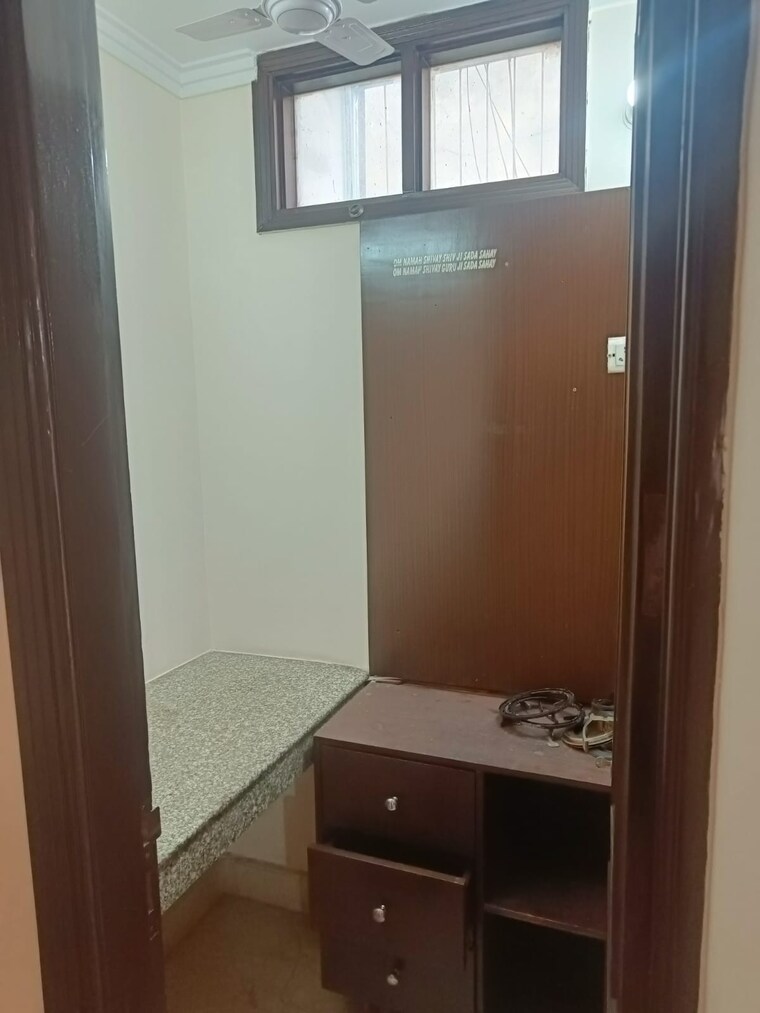 undefined, kalkaji 3 Bedroom 175 Sq.Yd. Builder Floor In Kalkaji Delhi 9166949