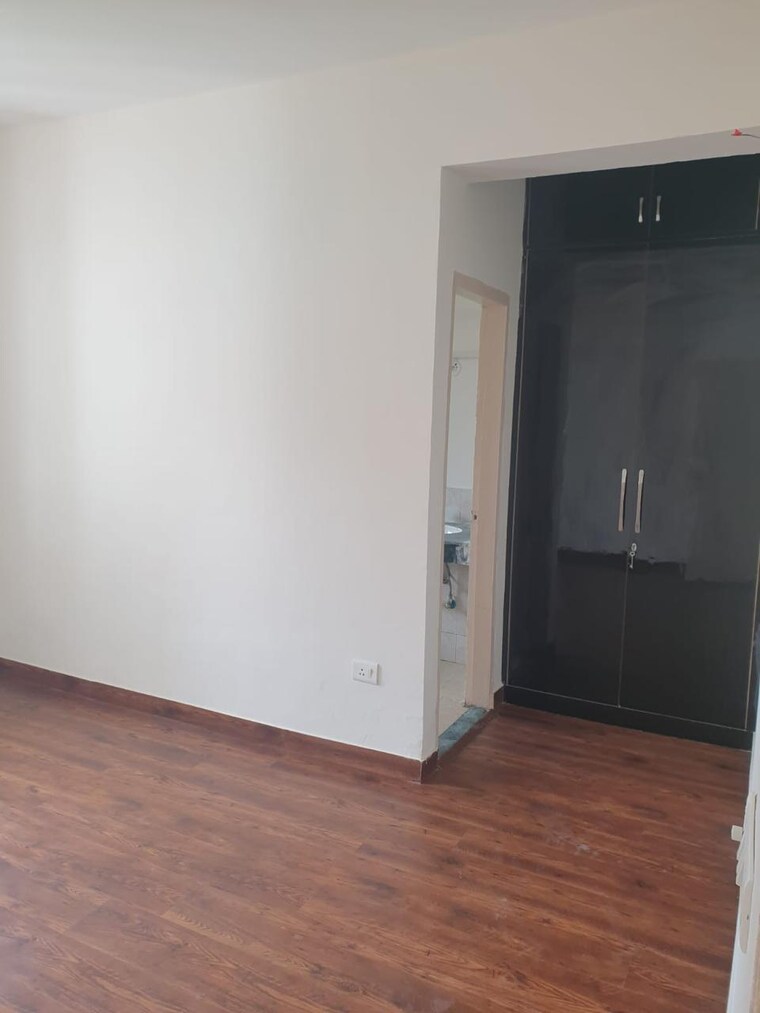 Room, sikka-kaamna-greens 3 Bedroom 1700 Sq.Ft. Apartment In Sector 143a Noida Noida 9166955