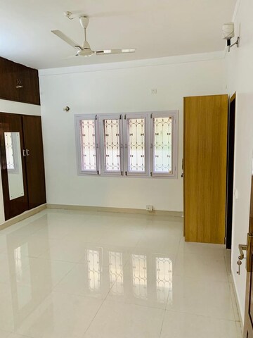 Room in 5 BHK Villa at Indiranagar – for Rent