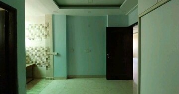 Room in 5 BHK Apartment at Vijay Society Apartment, Sector 18 Dwarka – for Sale