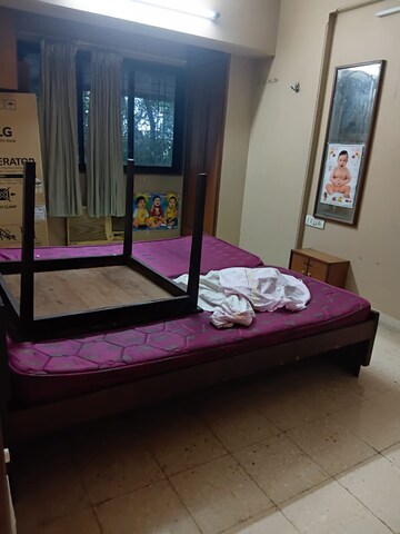 Bedroom in 2 BHK Apartment at Malad East – for Rent