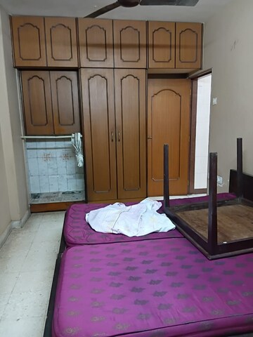 Bedroom in 2 BHK Apartment at Malad East – for Rent