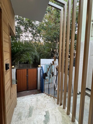 Balcony in 5 BHK Villa at Defence Colony – for Rent