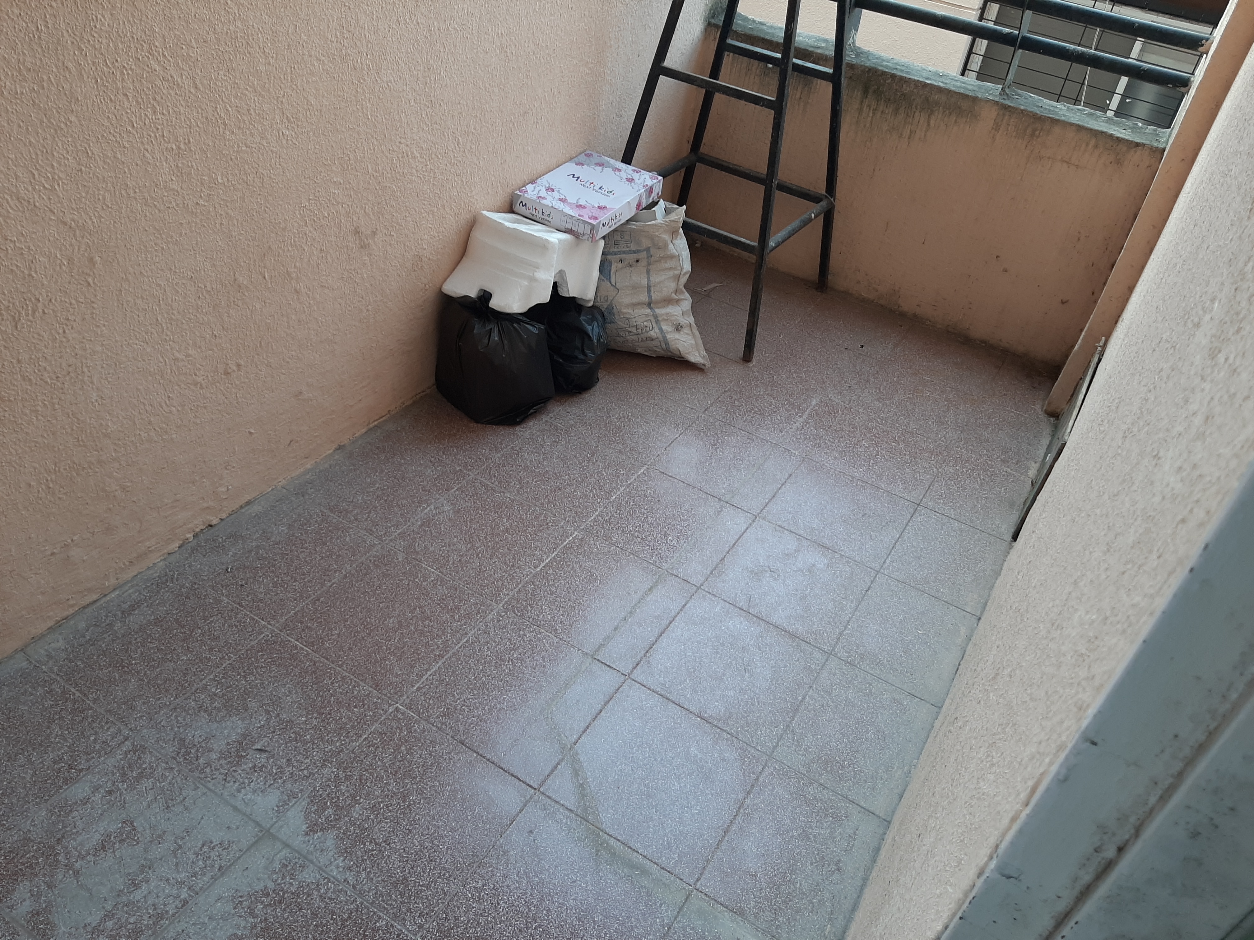 1 BHK + Servant Room Apartment For Sale in Kamal CHS