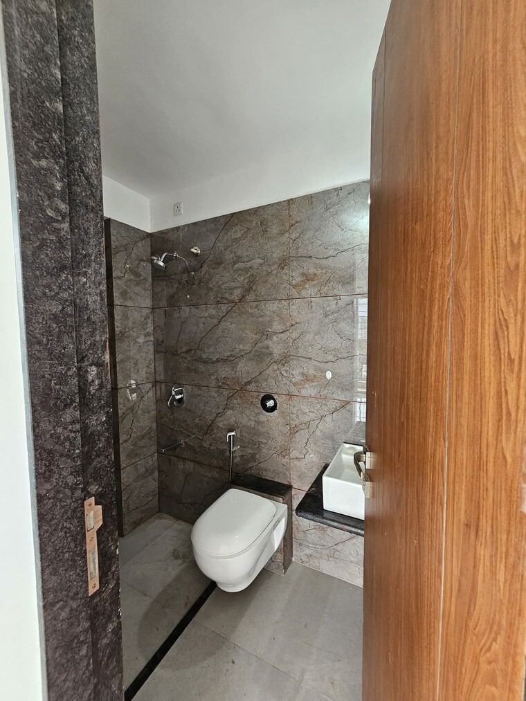 Bathroom, wakadkar-stellar-rhythmm 2 Bedroom 726 Sq.Ft. Apartment In Wakad Pune 9167176