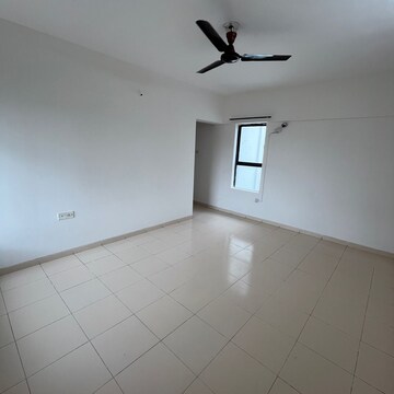 Room in 3 BHK Apartment at Nyati Empire, Santipur – for Rent