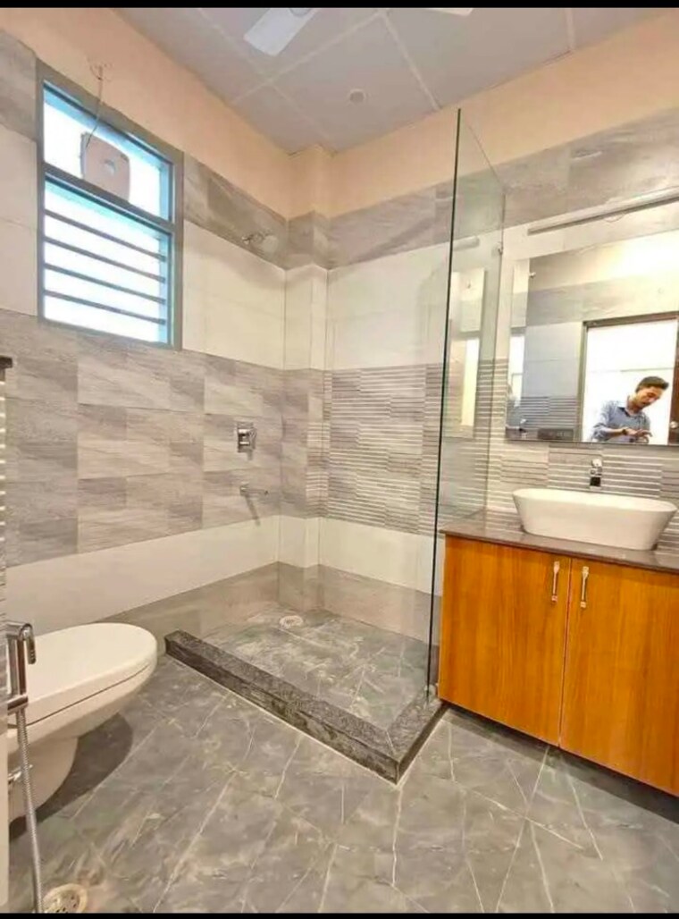 Kitchen, freedom fighters enclave 1 Bedroom 450 Sq.Ft. Builder Floor In Freedom Fighters Enclave Delhi 9167241