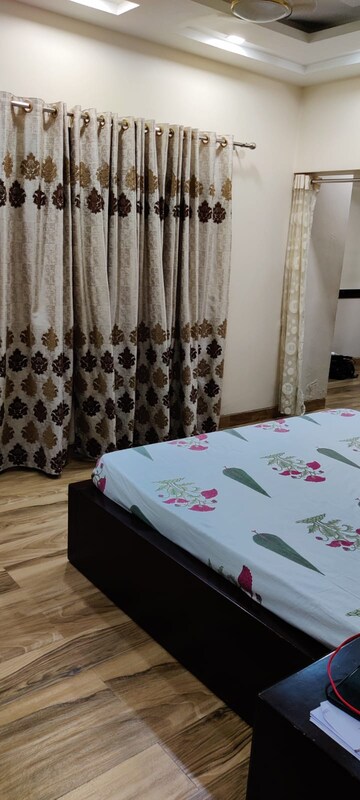 Bedroom in 4 BHK Apartment at DDA Rosewood Apartments, Vasant Kunj – for Rent