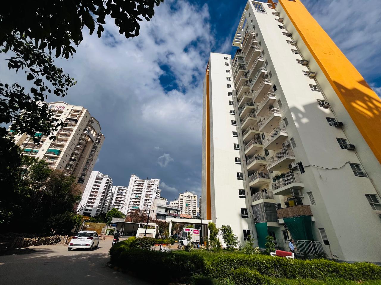 3.5 BHK + Servant Room Apartment For Sale in BPTP Park Grandeura