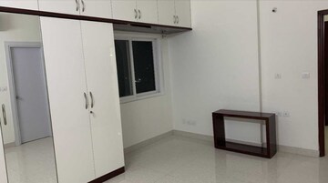 Room in 2 BHK Apartment at Prestige High Fields, Gachibowli – for Rent