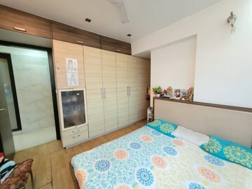 Room in 3 BHK Apartment at Dosti Flamingos, Parel – for Sale