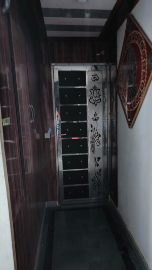 Furnished Amenities in 5 BHK Apartment at Hamdam Apartment, Sector 18 Dwarka – for Sale