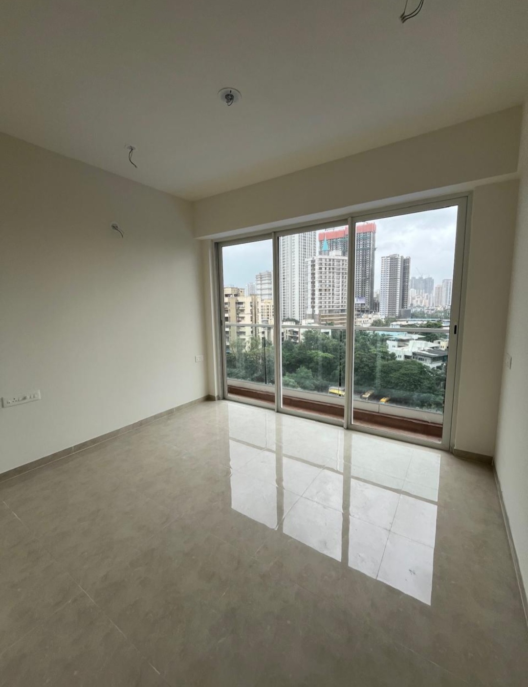 3 BHK 1200 Sq.Ft. Apartment in Embassy One Thane