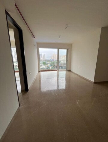 Room in 3 BHK Apartment at Embassy One Thane, Panch Pakhadi – for Rent