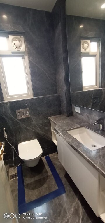 Team Area in 3 BHK Builder Floor at Greater Kailash I – for Rent