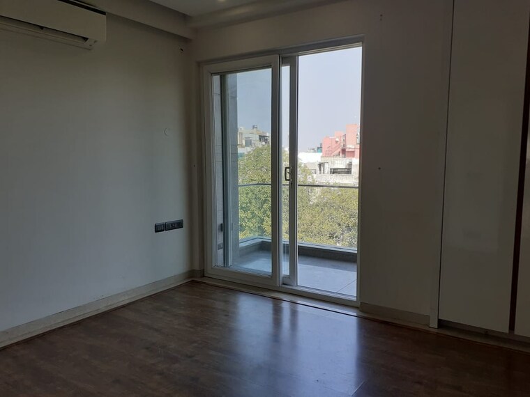 Room, south extension 4 Bedroom 2200 Sq.Ft. Builder Floor In South Extension Delhi 9167319