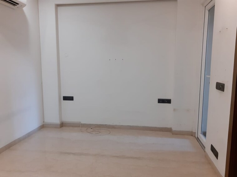 Room, south extension 4 Bedroom 2200 Sq.Ft. Builder Floor In South Extension Delhi 9167319