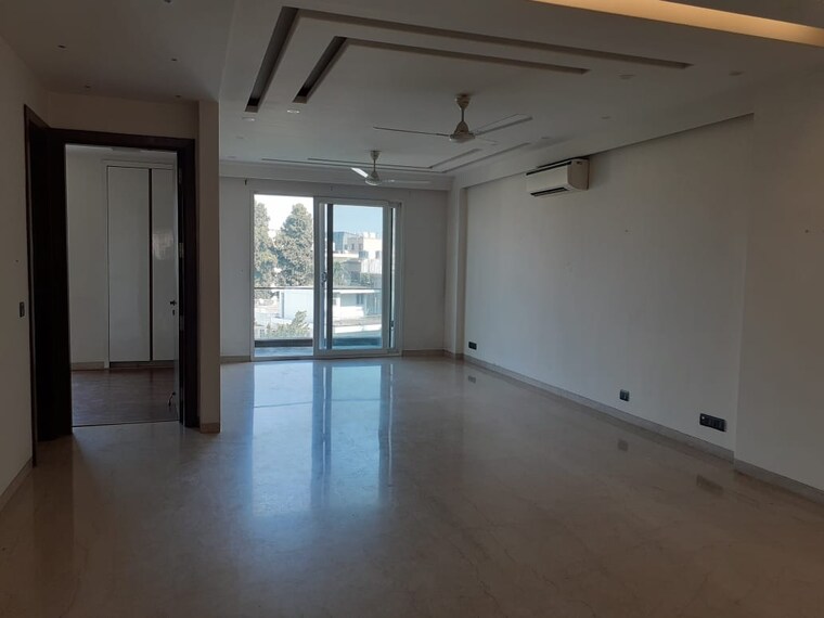 Room, south extension 4 Bedroom 2200 Sq.Ft. Builder Floor In South Extension Delhi 9167319