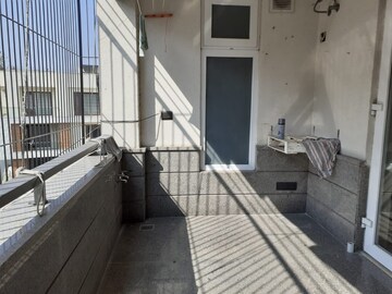 Balcony in 4 BHK Builder Floor at South Extension – for Rent