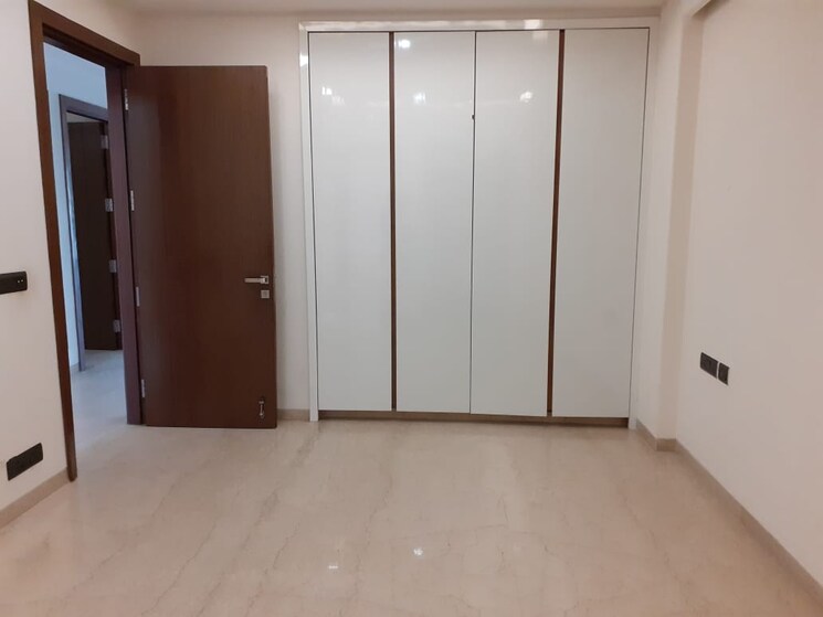 Room, south extension 4 Bedroom 2200 Sq.Ft. Builder Floor In South Extension Delhi 9167319