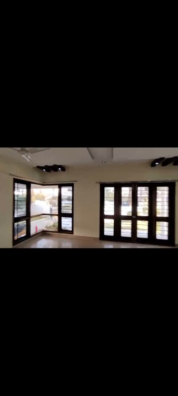 Room in 3 BHK Villa at Aparna Cyber County, Gopanpally – for Rent