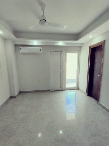 Room in 4 BHK Builder Floor at Palam Vihar Residents Association, Palam Vihar – for Rent