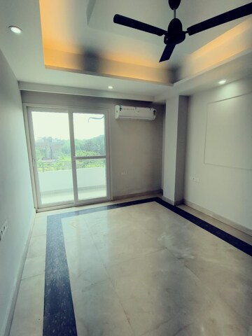 Room in 4 BHK Builder Floor at Palam Vihar Residents Association, Palam Vihar – for Rent