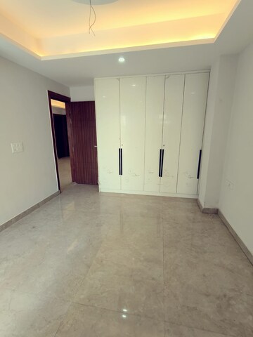 Room in 4 BHK Builder Floor at Palam Vihar Residents Association, Palam Vihar – for Rent