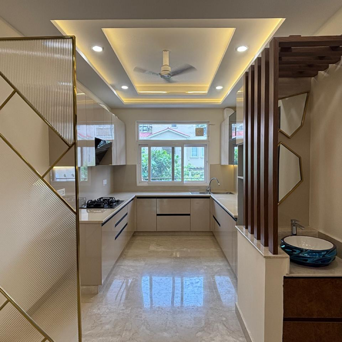 4 BHK + Servant Room 2525 Sq.Ft. Builder Floor in Emaar Marbella