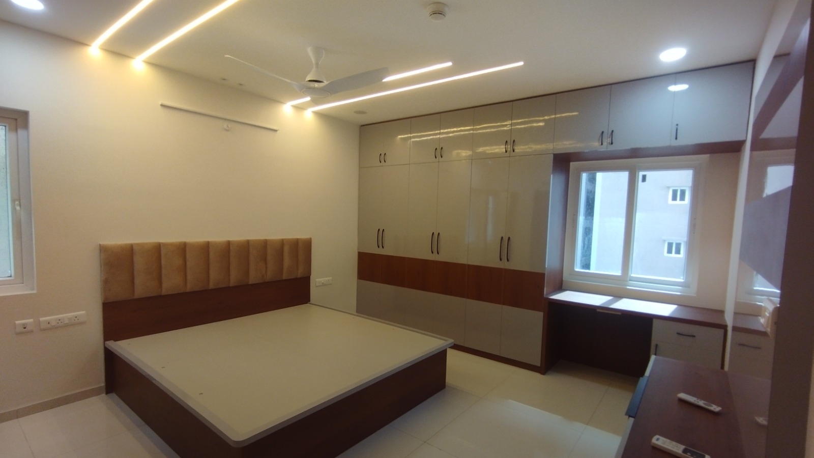 3 BHK + Pooja Room Apartment For Rent in Aparna Sarovar Zicon