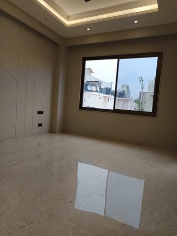 Room in 3 BHK Builder Floor at Greater Kailash ii – for Rent