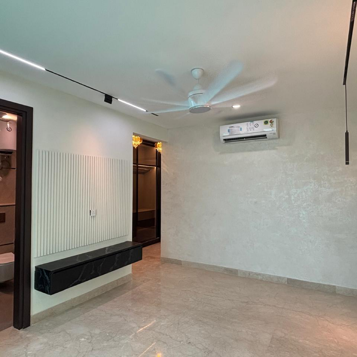 4 BHK + Pooja Room,Servant Room 2525 Sq.Ft. Builder Floor in Emaar Marbella