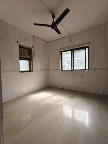 Room in 1 BHK Apartment at Deepanjali CHS, Malad West – for Rent