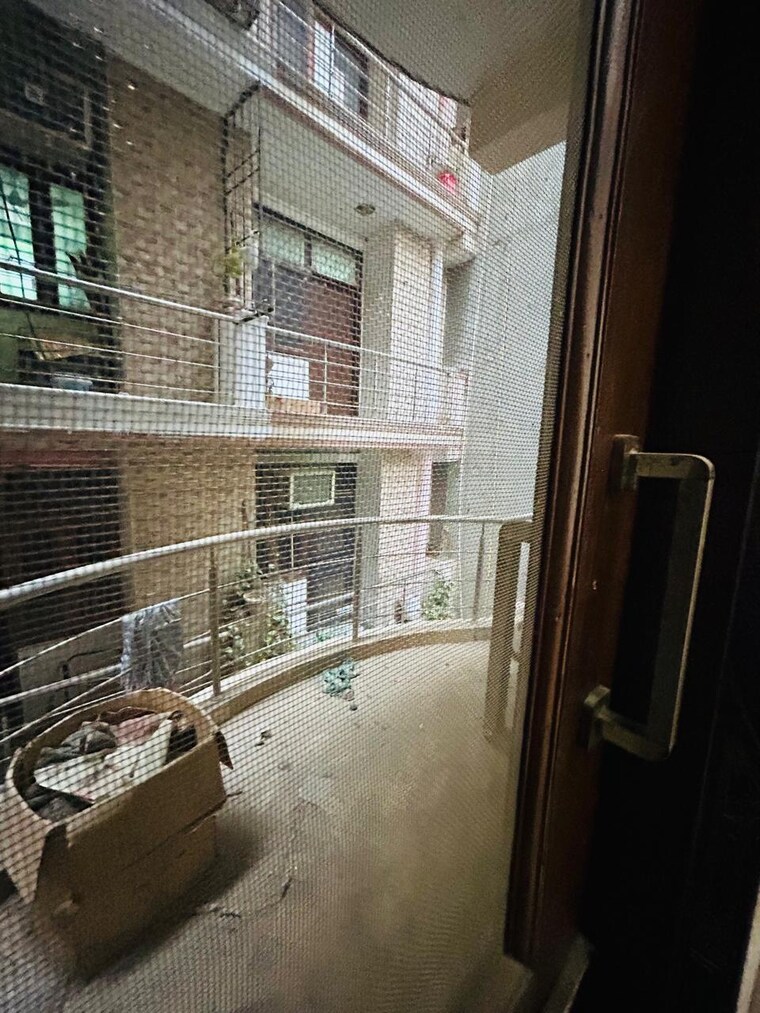 Balcony, freedom fighters enclave 2 Bedroom 1000 Sq.Ft. Apartment In Freedom Fighters Enclave Delhi 9167587