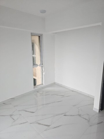Room in 2 BHK Apartment at Nahar Amaryllis Towers and Plaza, Chandivali – for Rent