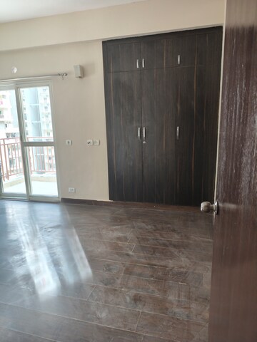  3 BHK Apartment at Mahagun Moderne, Sector 78 – for Rent