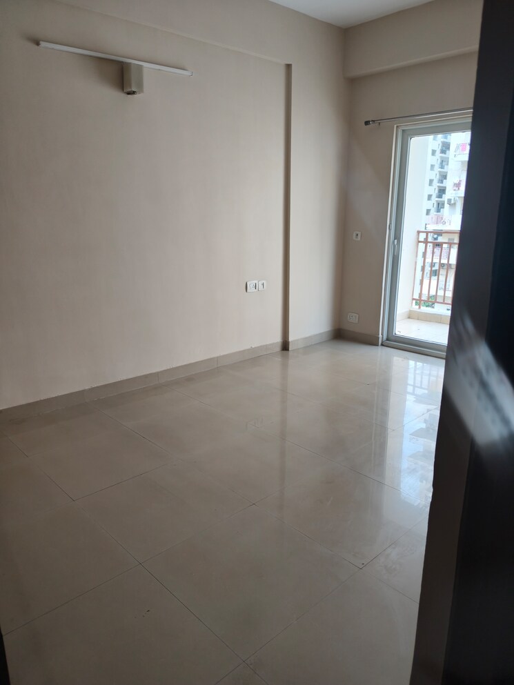 Bedroom, mahagun-moderne 3 Bedroom 1900 Sq.Ft. Apartment In Sector 78 Noida 9167691