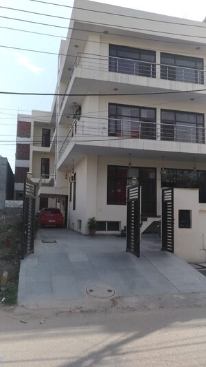 6+ BHK Villa – Exterior View View at Sector 66 - for Sale