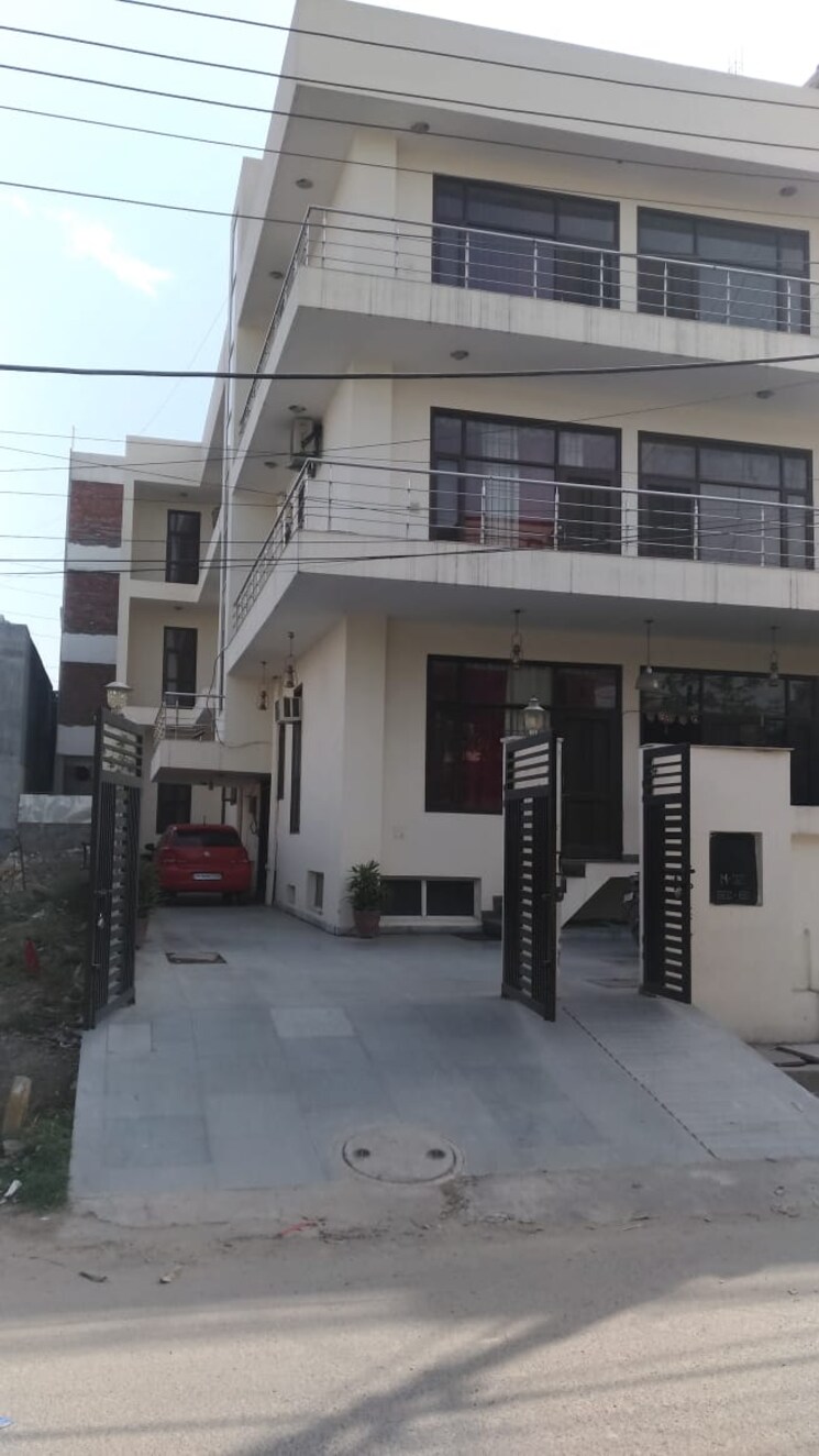 Exterior View, sector 66 6+ Bedroom 330 Sq.Mt. Villa In Sector 66 Noida 9167711